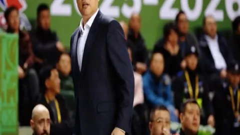 萨卡五载情缘，浪漫求婚闪耀钻戒，太阳报独家揭秘永恒誓言