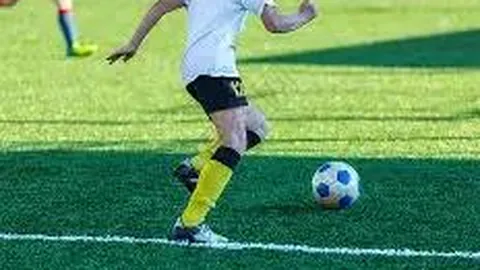 “谢鹏飞、徐翔、李可面临舞台挑战？四队车手固执如初，冠军征程路途坎坷。”